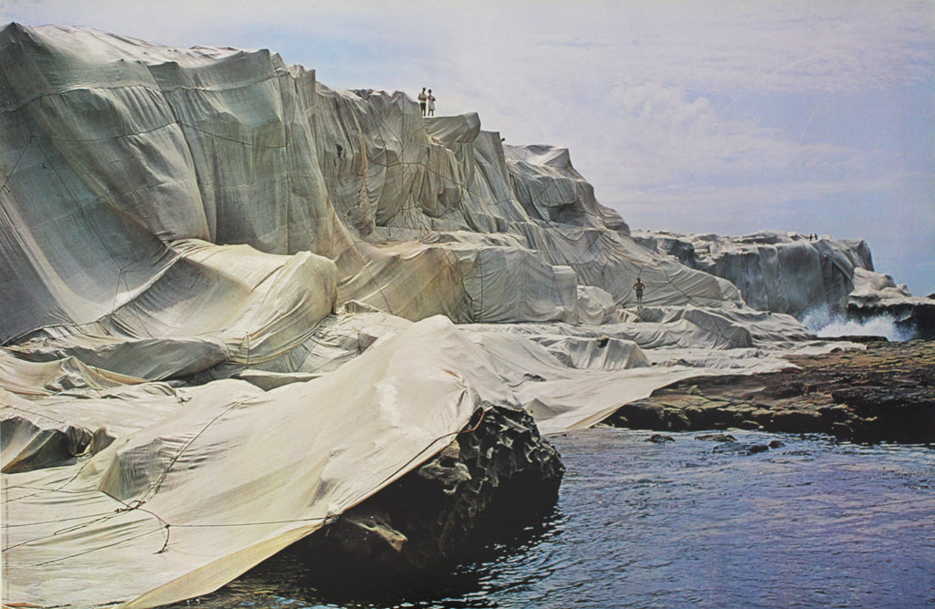 Christo - Wrapped Coast, Australia 1969 -  Foto von Shunk Kender - Foto-Offset Clever Art