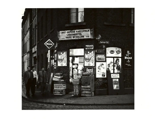 Chargesheimer (Karl-Heinz Hargesheimer) - Krämerladen an der Zwirnerstraße - Fotografie Clever Art